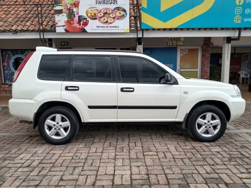 Nissan X-Trail 2.5cc MT AA 4X4