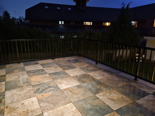 Casa De 180 M2, 6 D 6 B, Dos Pisos, Isla Teja , Valdivia