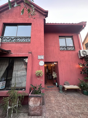 Se Arrienda Amplia Casa En Exclusivo Condominio Sin G/c