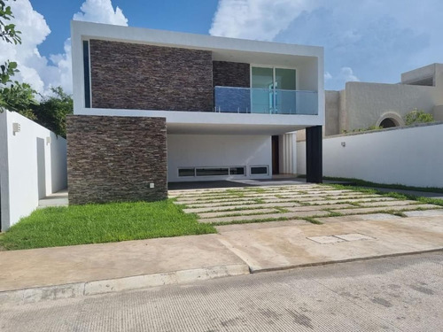 Casa En Venta En  Nortemerida