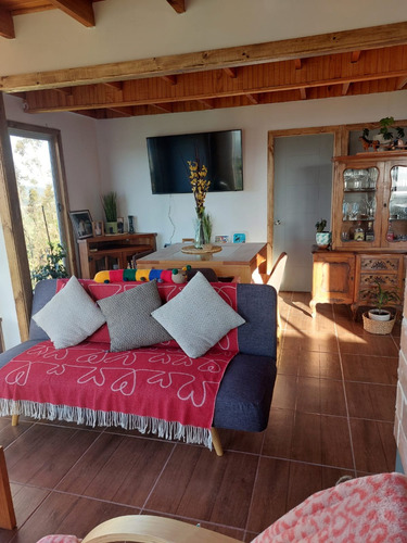 Hermosa Parcela Con Casa De 2 Pisos