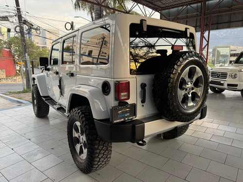 Jeep Wrangler 3.8 V6 Unlimited Sahara JK 4x4 At