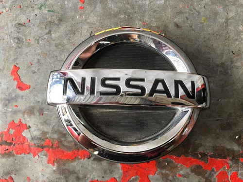 Emblema Delantero Nissan Caravan  2011-2014 19013