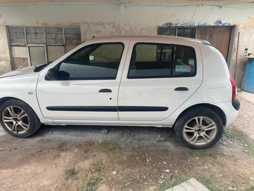 Renault Clio 1.6 Authentique At