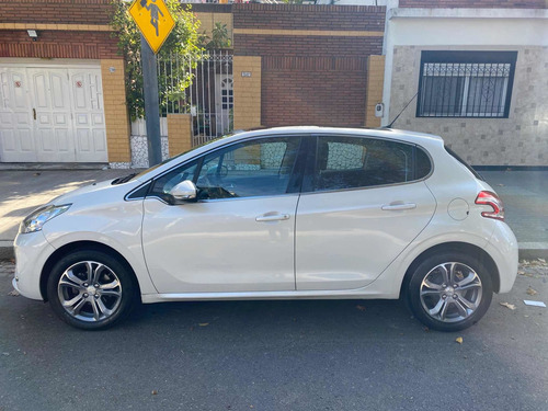 Peugeot 208 1.6 Feline 2013