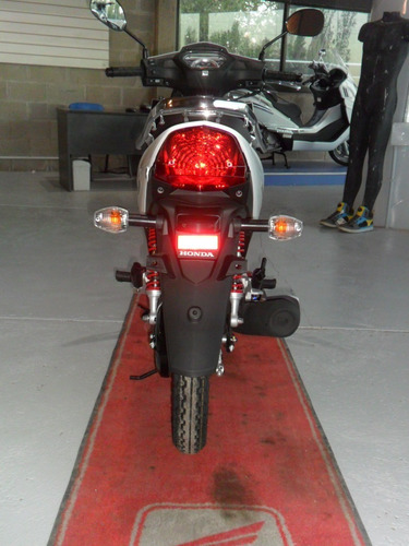 Imagen 2 de 11 de Honda Wave 110