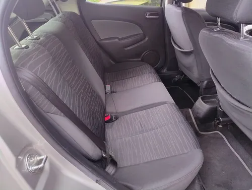 Mazda 2 1.5 Automático 2010