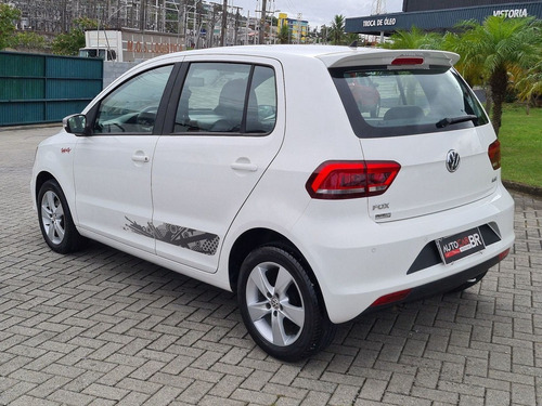 Imagem 6 de 13 de Volkswagen Fox Rock In Rio 1.6 Mi Total Flex 8v 5p 2015/...