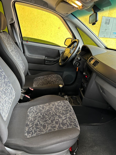 Imagem 10 de 13 de Chevrolet Meriva 2004 1.8 5p