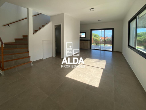 Casa Punta Colorada Piriápolis 3 Dorms Venta Ca502005