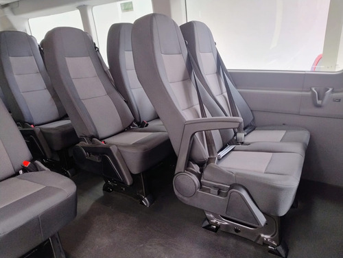 Nova Ford Transit Executiva 17+1 Lugares 2025 0km 5p Prata