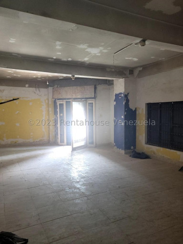 Se Vende Local Avenida Victoria Mls 24-18944