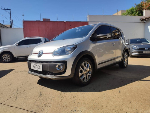 Imagem 1 de 9 de Volkswagen Cross Up 1.0 Tsi 12v Flex 4p Manual