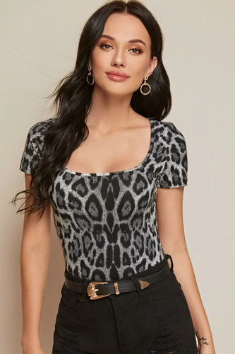 Blusa Manga Corta Con Estampado De Leopardo. Talla M