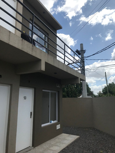 Duplex En Venta De 3 Ambientes C/ Cochera Y Patio En San Miguel