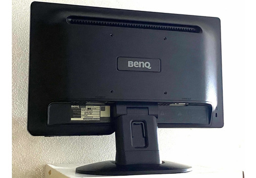 Monitor Benq Led 16 Pulgadas Vga + Cables Wide Screen Outlet Negro (Reacondicionado)