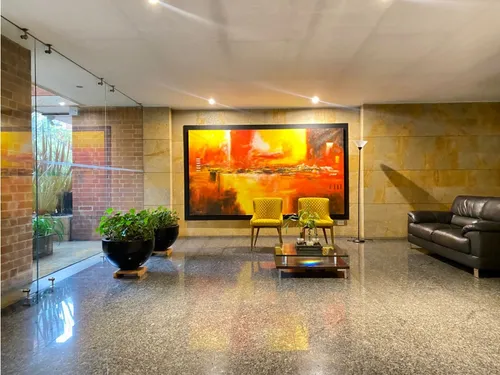 Chico Reservado, Apto Duplex Con Excelentes Acabados