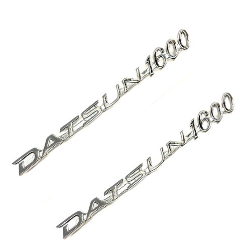 Emblema Datsun 1600  Metálico Cromado Nuevo (el Par)