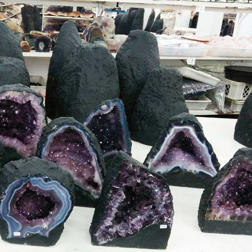 Imagem 4 de 4 de Capela Gruta Drusa De Ametista - 1 Kg