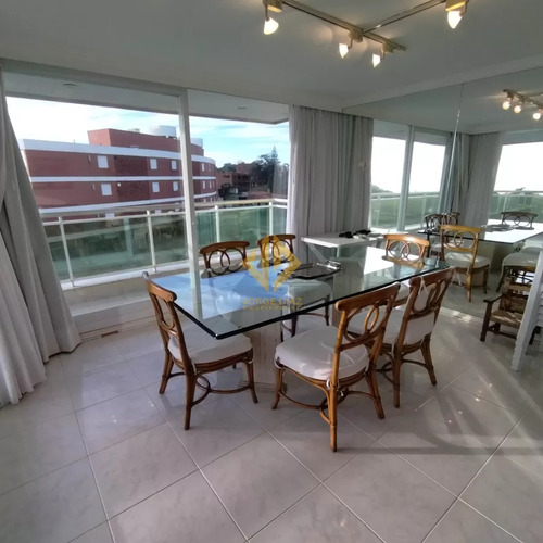 La Vista Desde El Balcón Y Desde La Habitación Principal Es Inmejorable