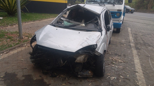 Ford Fiesta 1.0 8v Se Completo