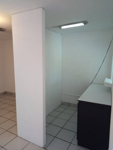 Imagen 9 de 16 de Local Comercial En Zona Muy Centrica Con Cristal De Seguridad