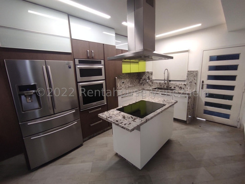 Imagen 1 de 19 de Estupenda Casa Totalmente Amoblada Urb. El Limón 23-13580ejc