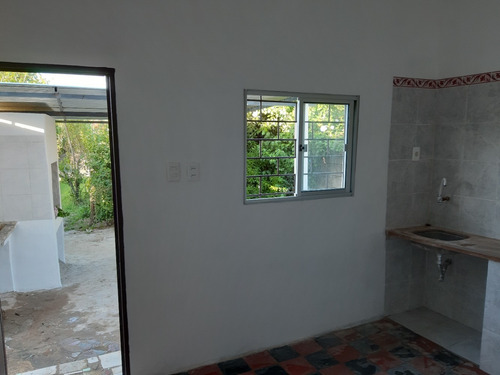Casa De 2 Dormitorios En Las Piedras, Canelones