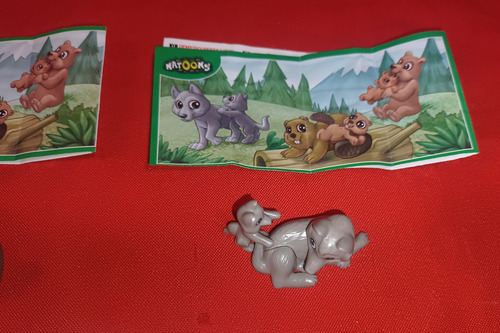 Kinder Sorpresa Natoons Set 3 Figuras Originales Castor Lobo (Usado)