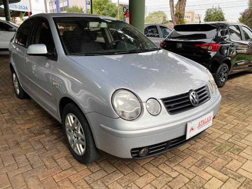 Imagem 2 de 15 de Volkswagen Polo Sedan 1.6 Mi 8v Total Flex 2004