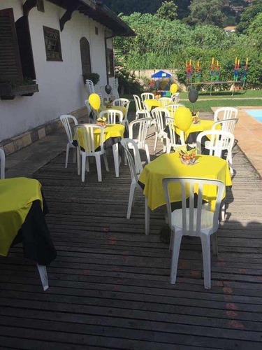 Aluga Se Amplo Espaço