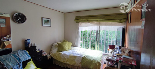 Casa En Venta De 6 Dorm. En Concepción