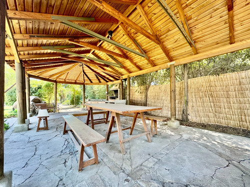 Excelente Ubicación, Casa Interior, 4d+4b+servicio+quincho