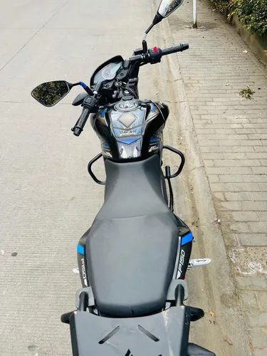 Motocicleta Pulsar P150: Moderna, Potente Y Eficiente