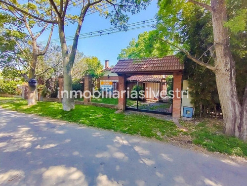 Imagen 2 de 8 de 25 E/ 422 Y 423 Villa Elisa - Casa En Venta