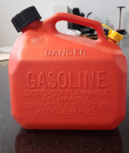 Recipiente Para Gasolina O Diferentes Combustibles 4.5l