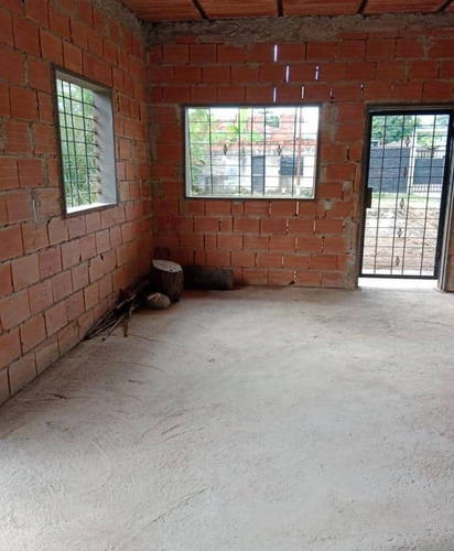 Vende Parcela Con Bienhechurias En San Diego Sector El Polvero G09-18