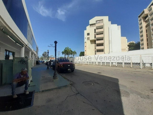 Venta De Apartamento En La Avenida Aldonza Manrique Playa Ángel Pampatar