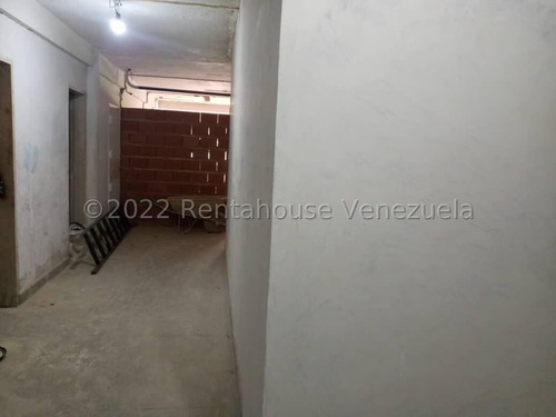 Imagen 9 de 16 de Leida Falcon Rentahouse Vende Oficina En El Guayabal Naguanagua 23-6006 Lf