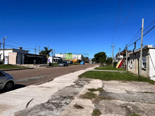 Casa De 1 Dormitorio En Alquiler En San Carlos
