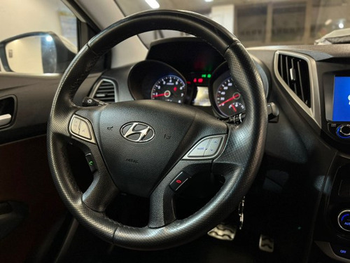 Hyundai HB20X HB20X 1.6 16V PREMIUM FLEX 4P AUTOMÁTICO
