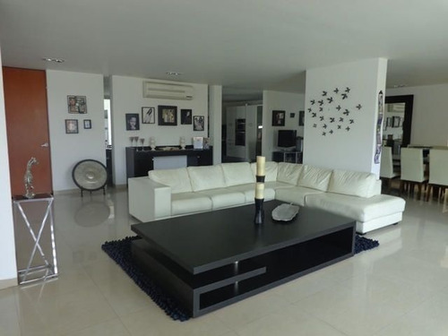 Imagen 3 de 26 de Espectacular Casa En Venta En Santa Elena, Totalmente Remodelada, Piso De Porcelanato, Diferentes Ambientes Y Espacios, Areas Recreativas Y Verdes, Inf. 0424-5337900, Cod. 22-17104, Nds 25