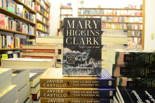 Negro Como El Mar. Mary Higgins Clark. 