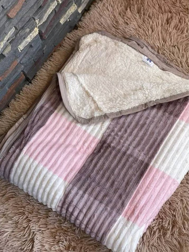 Frazada Con Cordero Premium Acanalada Escocesa Para 2 Plazas Rosa Gris Blanco