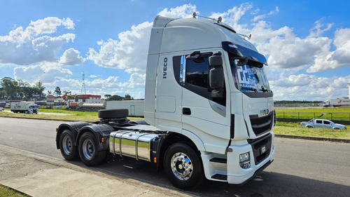 Iveco Hiway 440 6x2 Ano 22 Teto Alto Aut Geladeira Mola