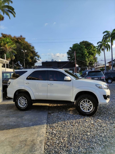 Imagen 5 de 12 de Toyota Fortuner 2018