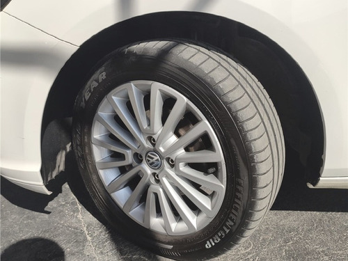 Imagem 7 de 13 de Volkswagen Voyage 1.6 16v Msi Totalflex 4p Automático
