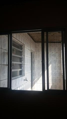 Imagem 4 de 9 de Vende-se Um Terreno Em Ótima Localização No Bairro Dos Finco, Com 3 Casas Construídas Com 4 Cômodos Cada Uma, 2 Garagens, Lavanderia Individual, Show. - Ca00040 - 34662033