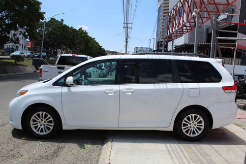 Imagen 2 de 15 de Toyota Sienna 2011 5p Xle Aut