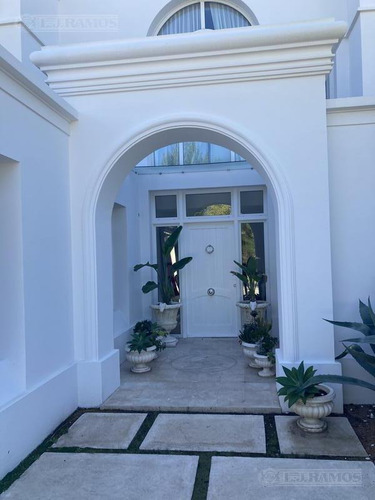 Imagen 8 de 24 de Casa En Venta - El Golf - Nordelta